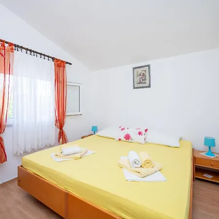 With Parking Space - Lozice, - 25367