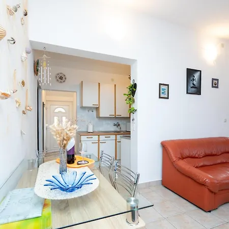 Apartmán With Parking Space - Lozice, - 25367 Vir