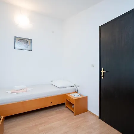 With Parking Space - Lozice, - 25367 Vir
